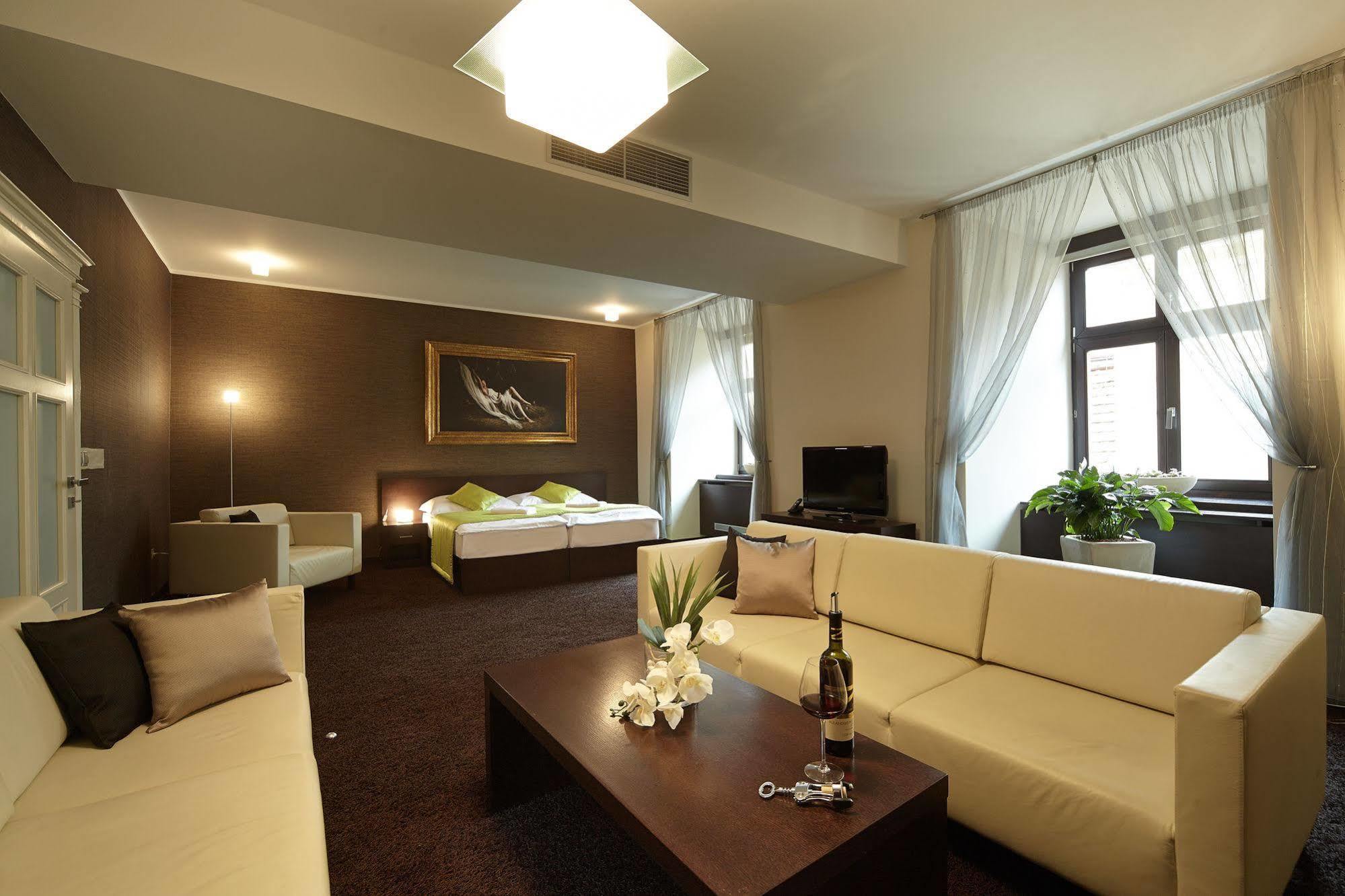 Boutique Hotel Chrysso Košice Exteriör bild